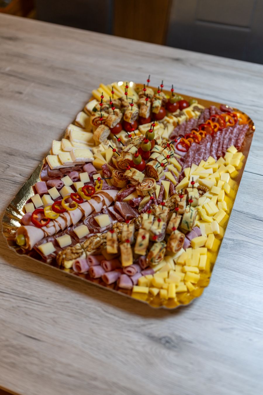 Apéro Platte mit Käse und Fleisch